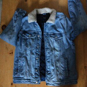 Abercrombie & Fitch Men’s Sherpa‑Lined Stretch Denim Trucker Jacket - XL